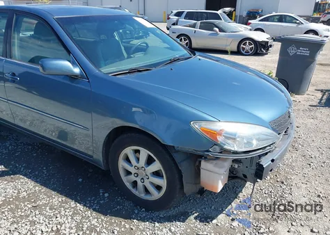 2004 Toyota Camry Xle V6 z USA, uszkodzony, nr VIN 4T1BF30K14U585725